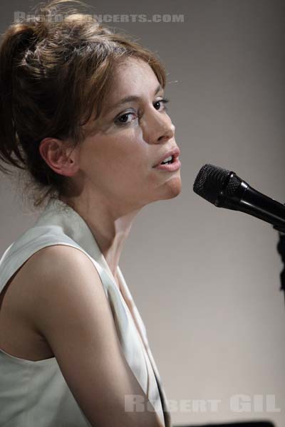 EMILY LOIZEAU - 2006-03-17 - PARIS - La Comedia - 